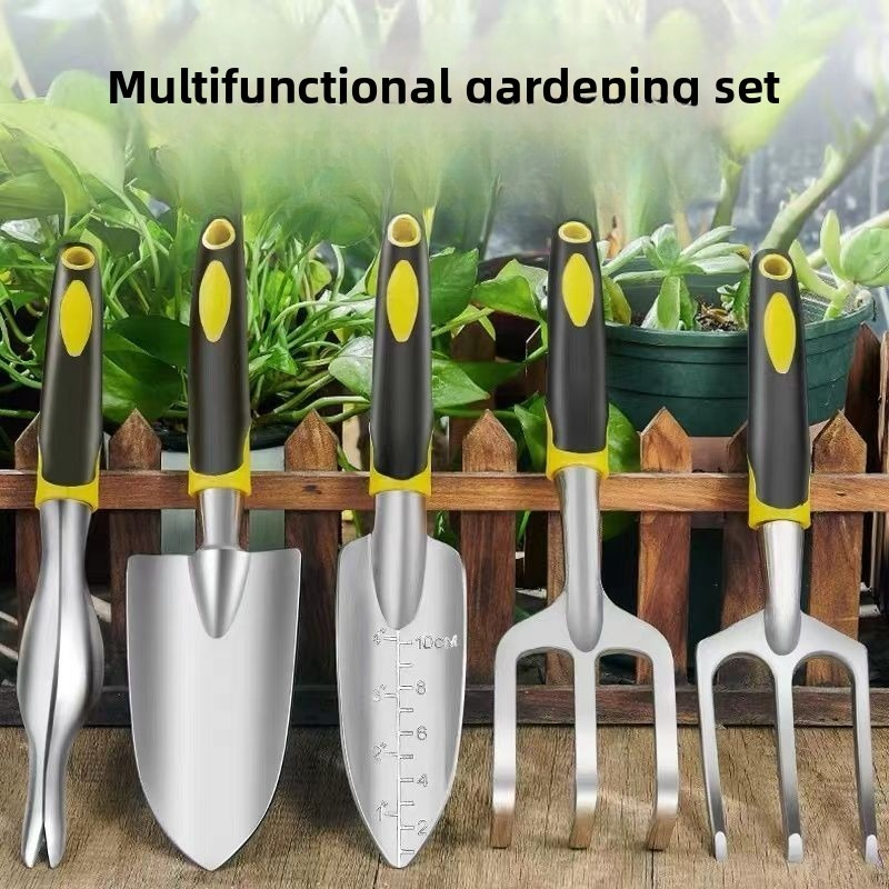 Gardening Tools To Remove Weeds - Ferramenta Manual para Remoção de Ervas