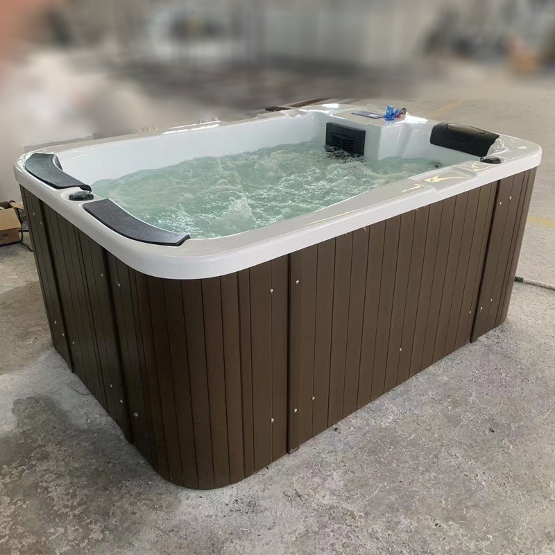 Piscina Grande Externa para 3  - Gardening Tools Big avaliação e preço