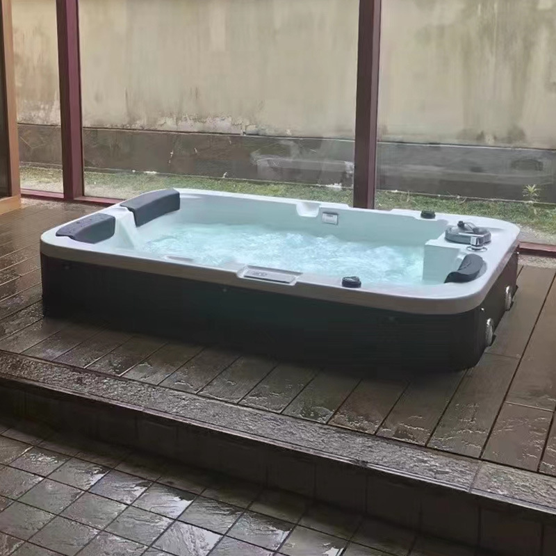 Piscina Grande Externa para 3  - Gardening Tools Big avaliação e preço